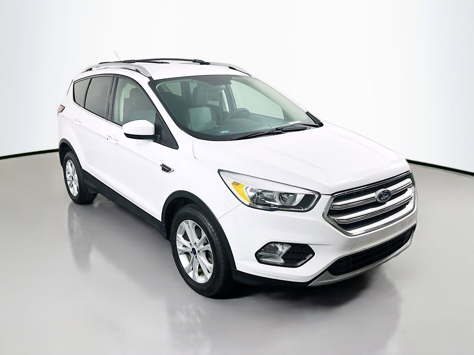 2019 Ford Escape SE in Oxford White — front three-quarter view