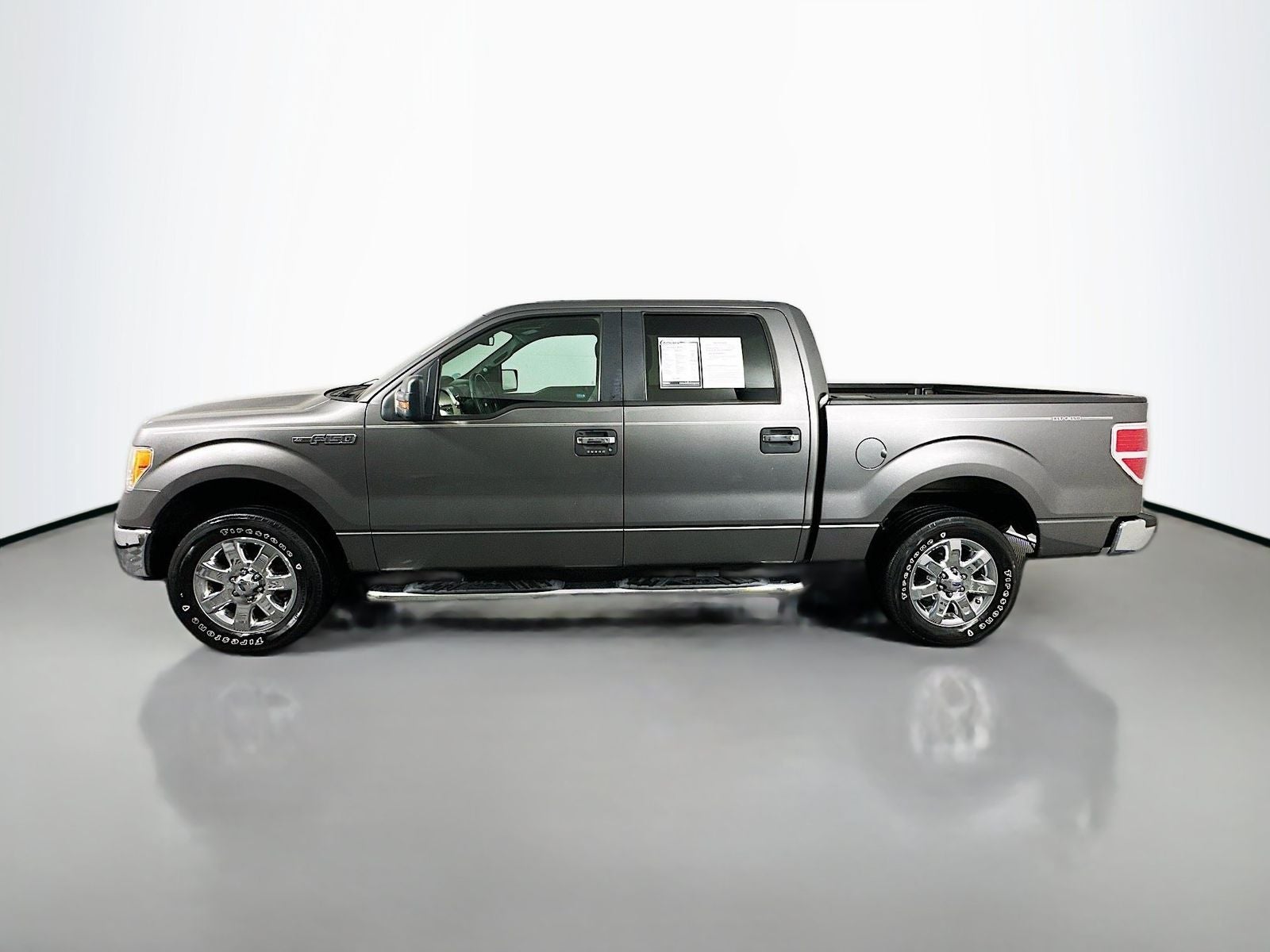 2013 Ford F-150 — interior view