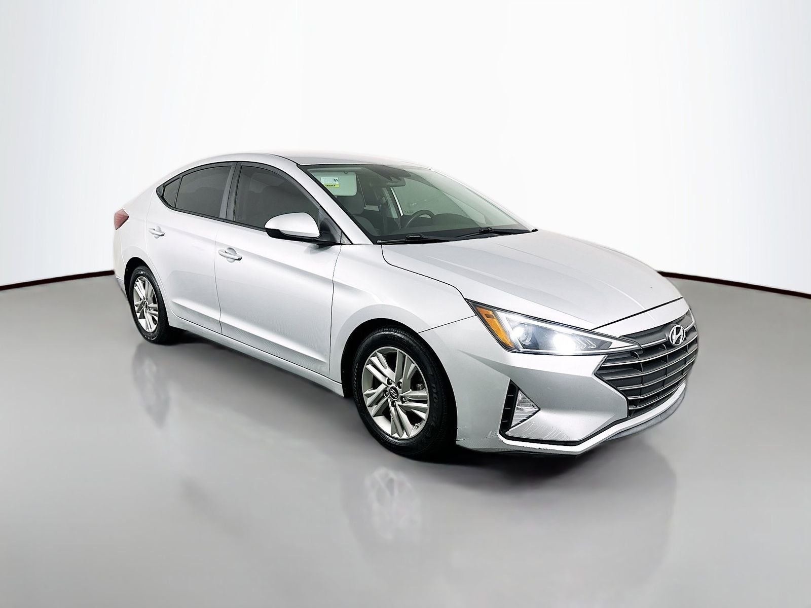 2019 Hyundai Elantra SEL in Symphony Silver — front three-quarter view