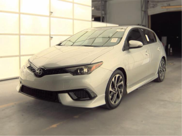 2016 Scion iM Base in Classic Silver Metallic — front three-quarter view