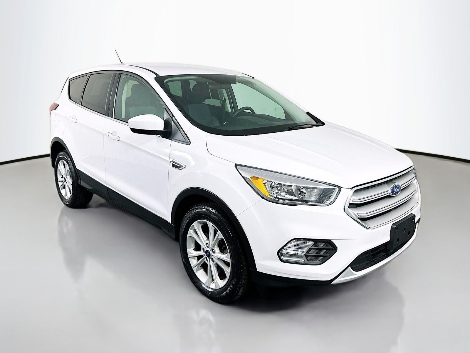 2019 Ford Escape SE in Oxford White — front three-quarter view