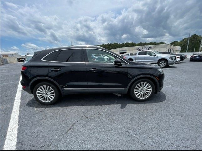2019 Lincoln MKC — side profile view