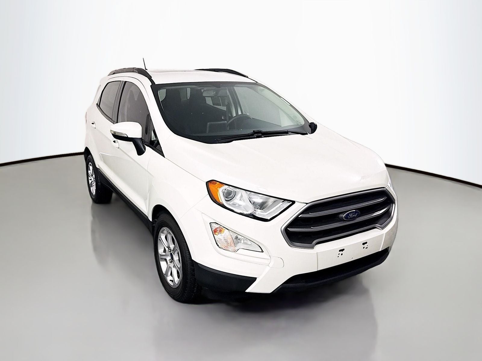2021 Ford EcoSport SE in Diamond White — front three-quarter view