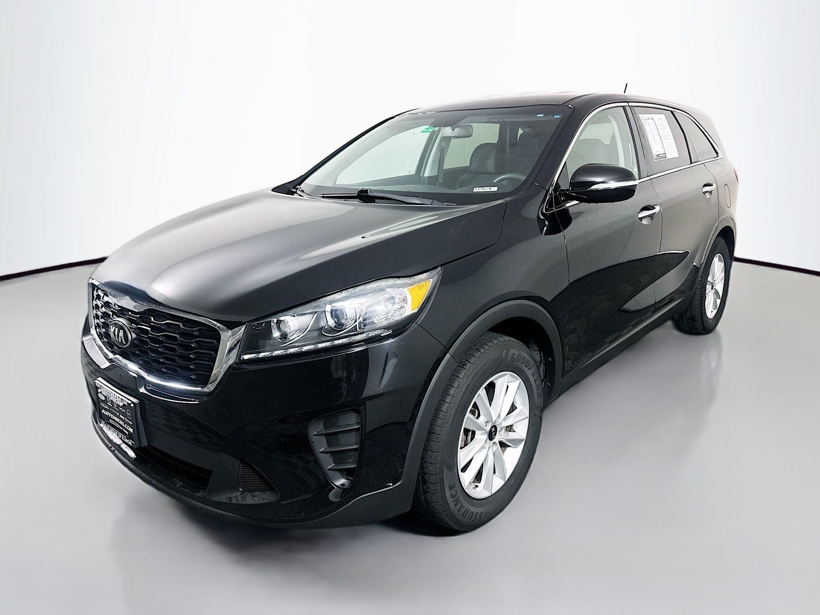 2020 Kia Sorento — rear three-quarter view