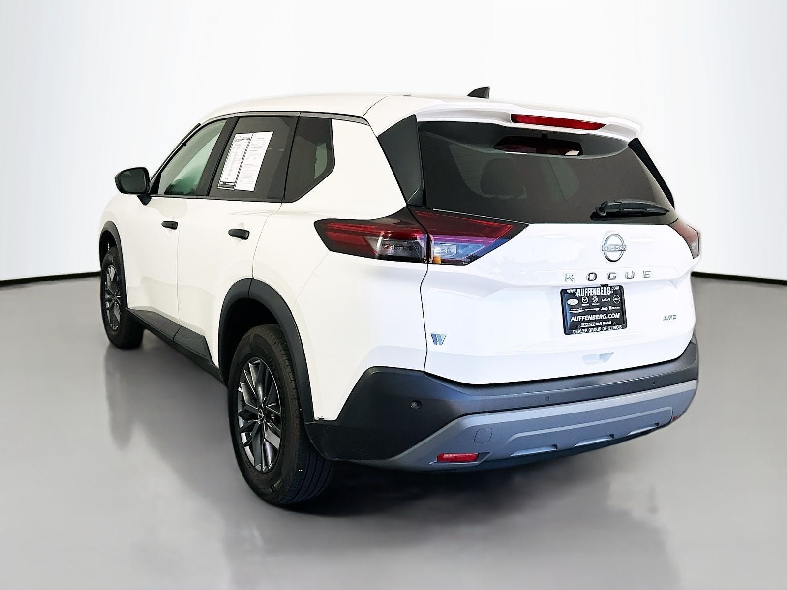 2023 Nissan Rogue — detail view