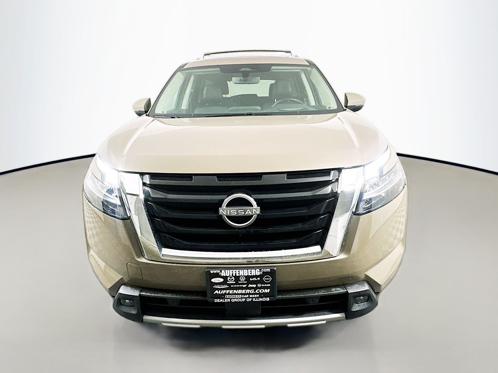 2023 Nissan Pathfinder — side profile view